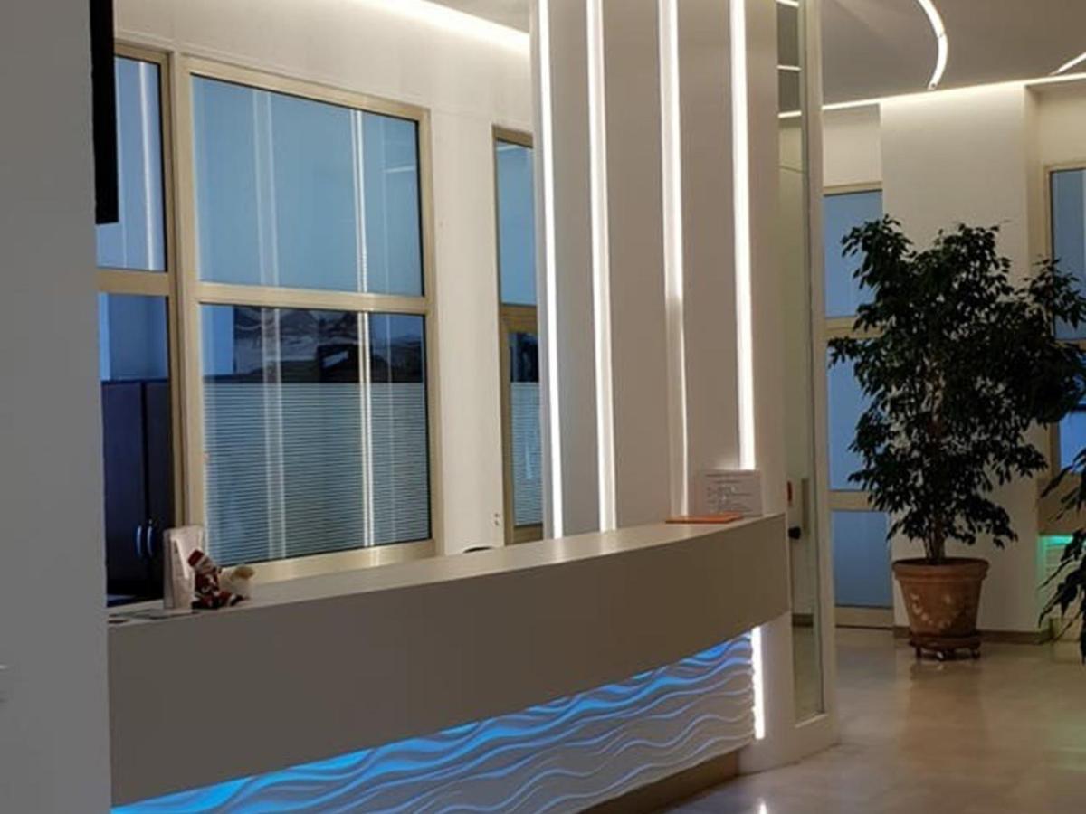 Studio Renove En Bord De Mer Avec Terrasse, Parking Et Wifi A Villeneuve-Loubet - Fr-1-252A-29 Exterior photo